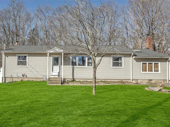 64 Cheemaun Trail, Ridge, NY 11961
