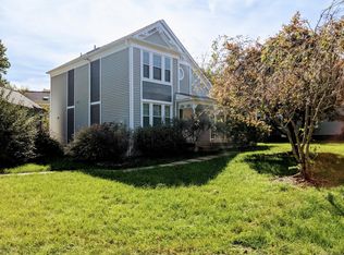 10 Ferguson Ct, Sterling, VA 20165