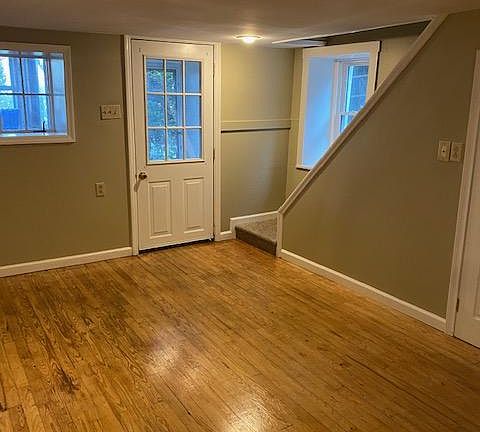 4th image of 164 N 3rd St