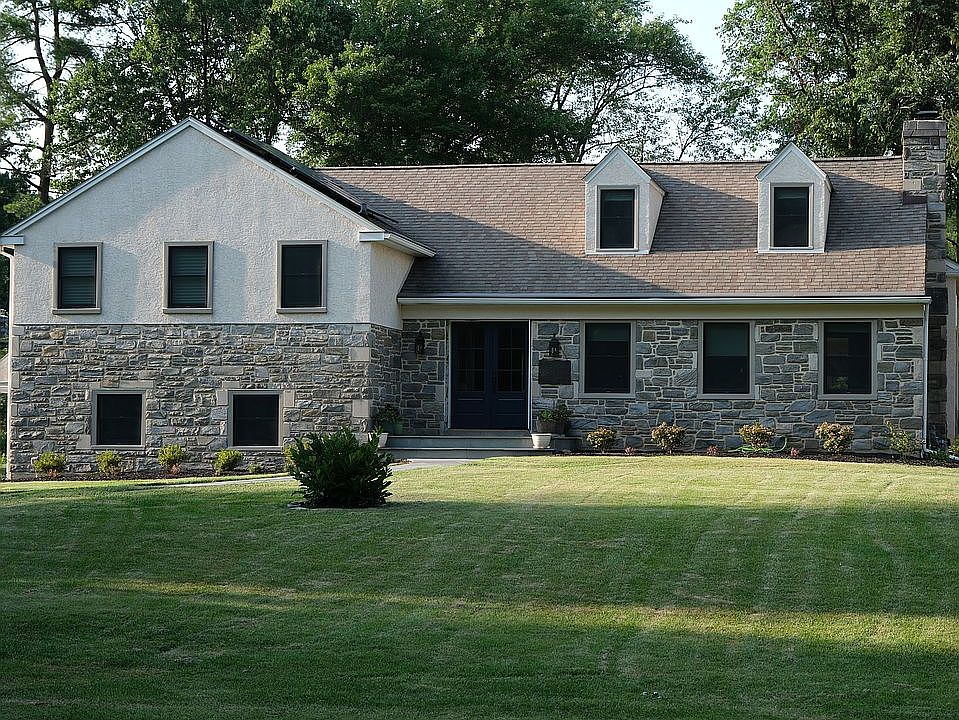 2nd image of 1611 Stephens Dr