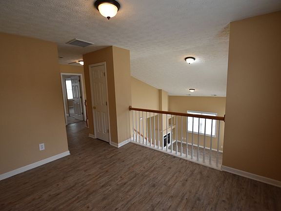 5th image of 107 Manley Ct