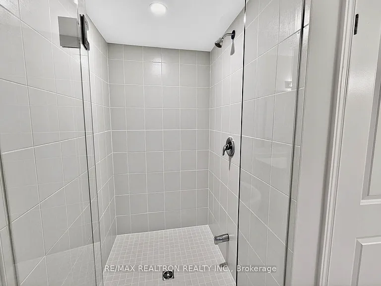 1 Wakefield Blvd — Photo 28