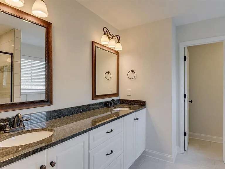1011 Spotswood Cir — Photo 21