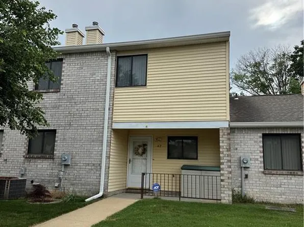 47 Victory Ct, Old Bridge, NJ 08857