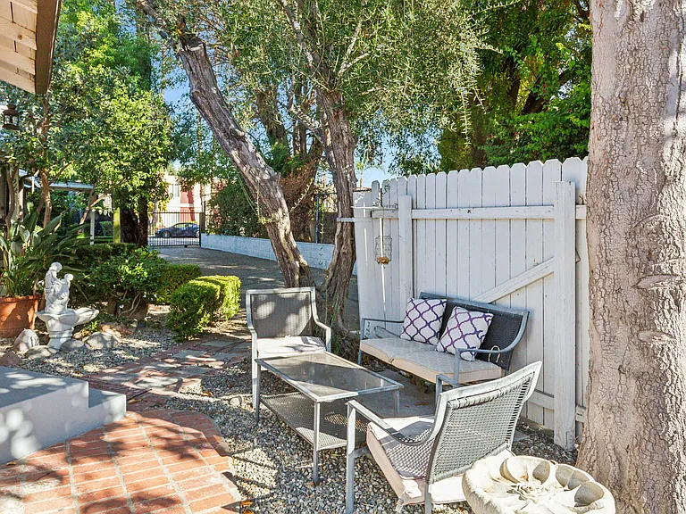 10918 1/2 Blix St — Photo 13