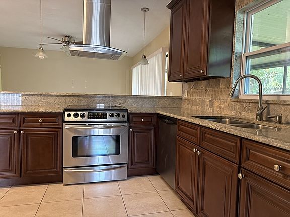 3rd image of 4718 Deerwalk Ave
