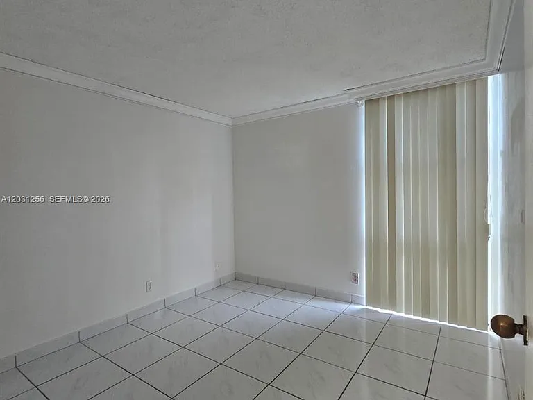16909 N Bay Rd #321 — Photo 33