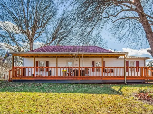 442 Turkey Ford Rd, Dobson, NC 27017