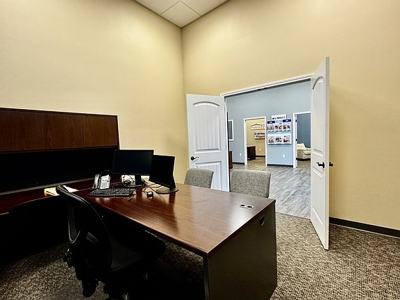 4th image of 266 S Jefferson Ave Suite B
