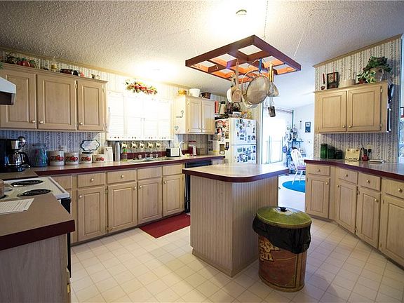 2nd image of 8490 Diane Dr