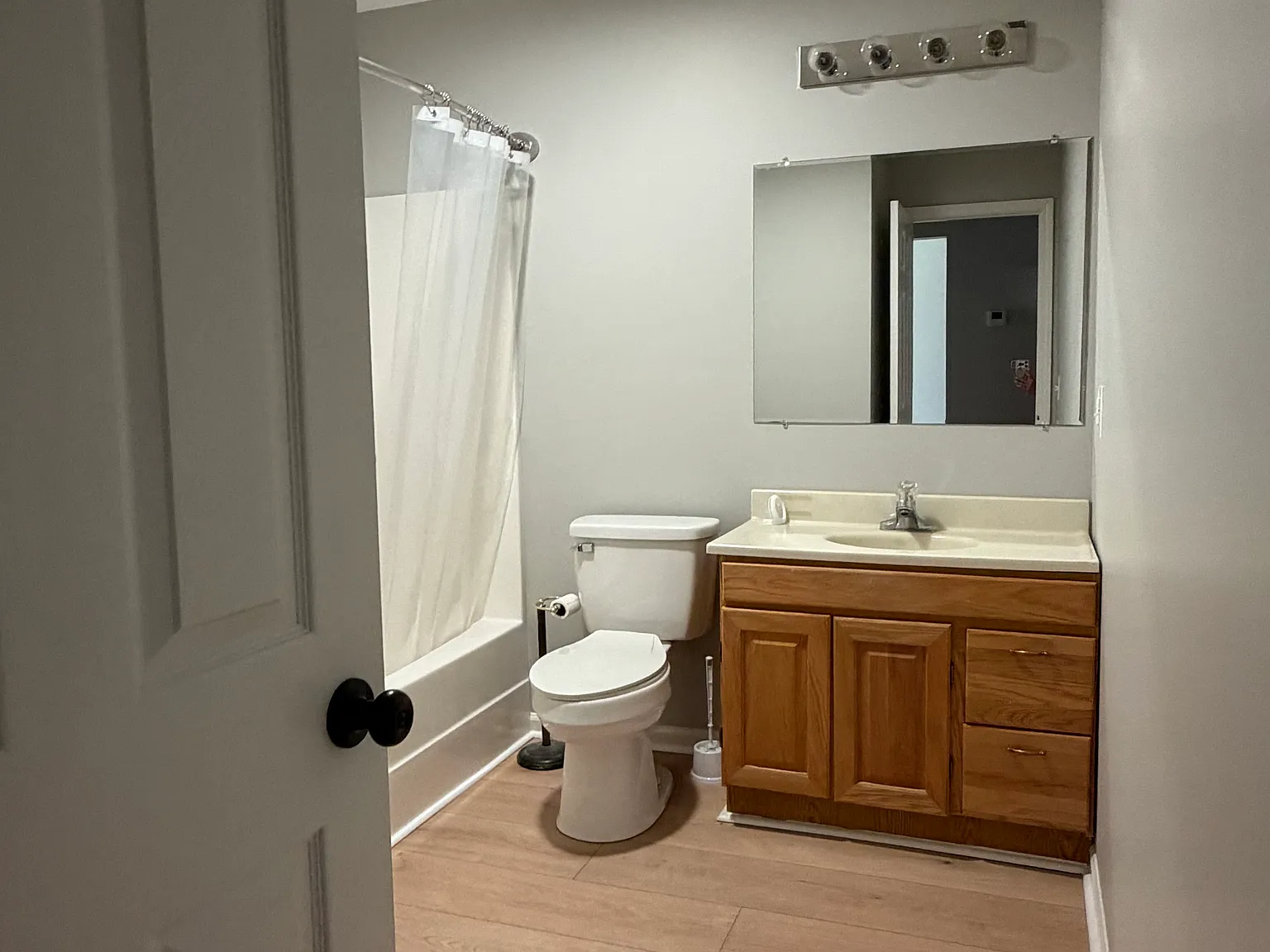 281 Lansing Ave — Photo 4