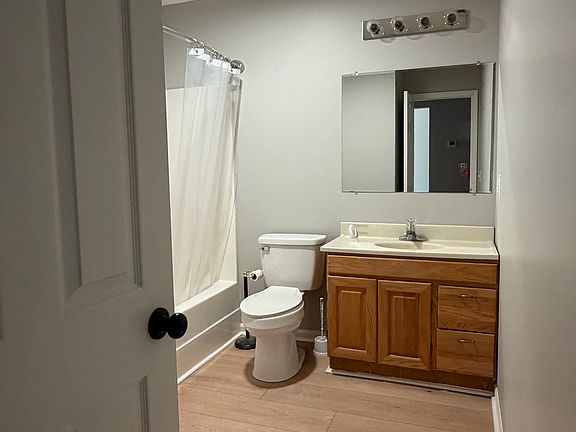 4th image of 281 Lansing Ave