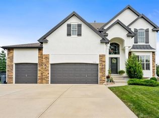 16381 S Locust St, Olathe, KS 66062