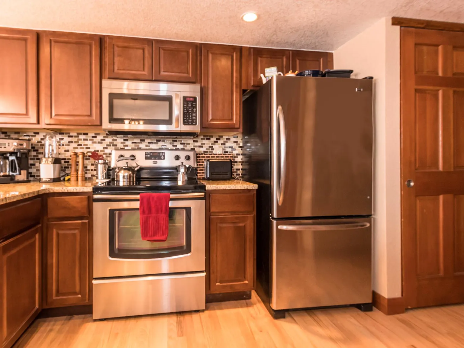 2 bed, 747 sqft, $2,300 — Photo 1