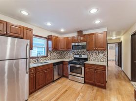 22820 Edgewood Ave, Springfield Gardens, NY