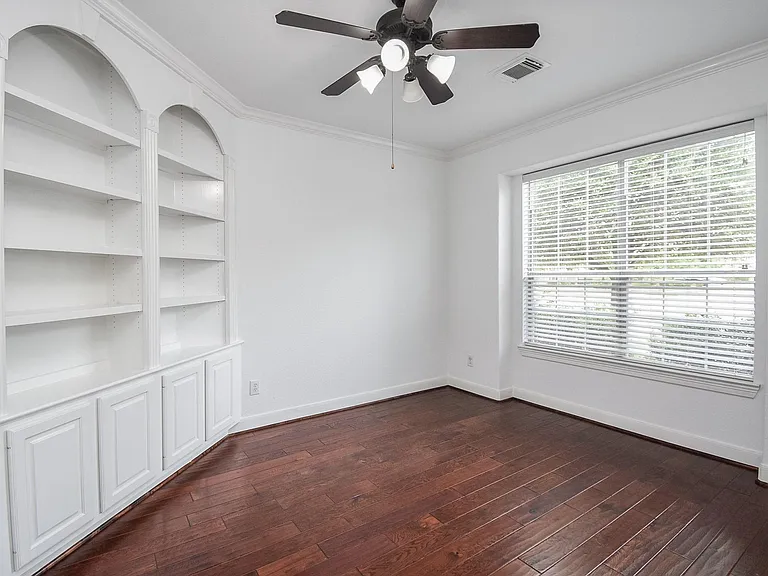 7606 Westmoreland Dr — Photo 33