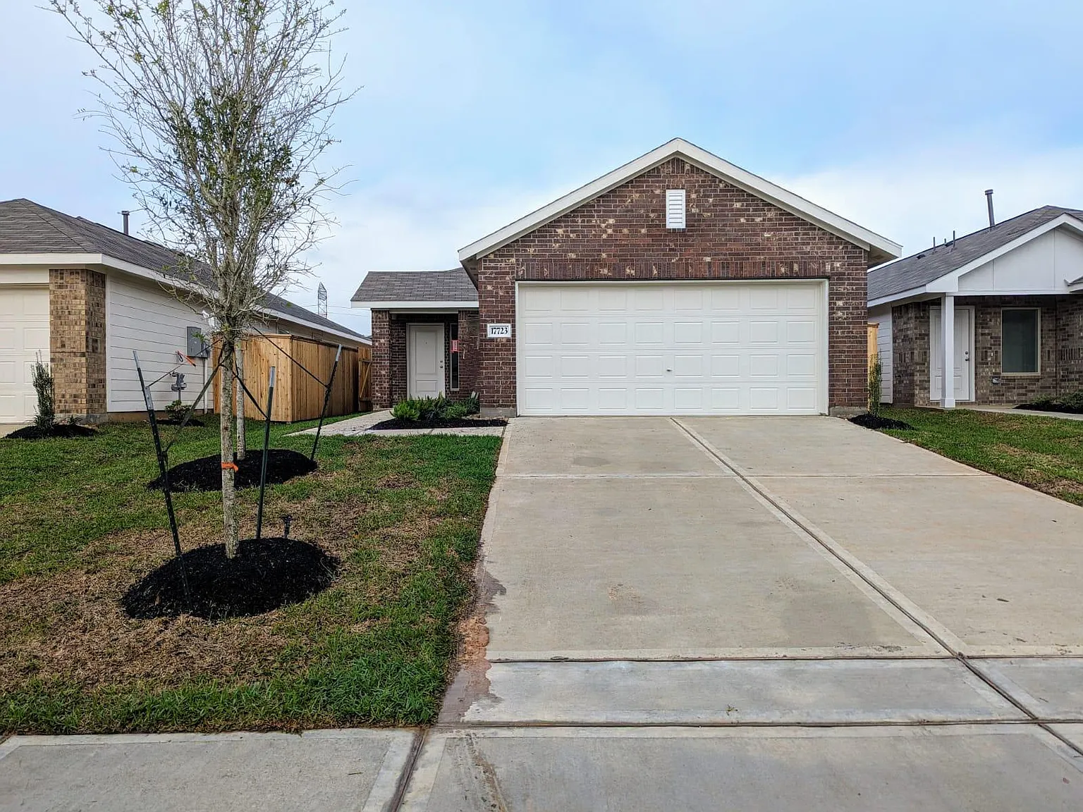 3 bed, 1186 sqft, $1,900 — Photo 1