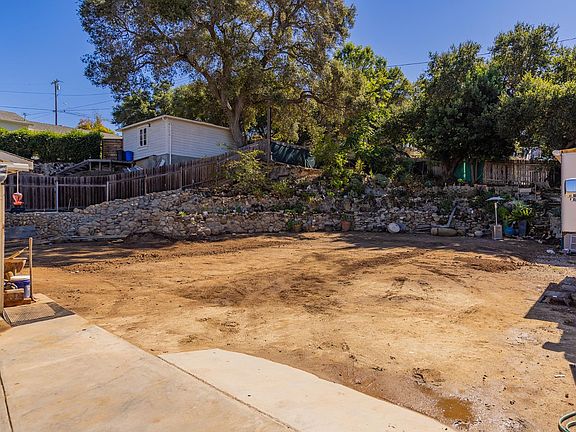 4th image of 182 Mountain View St