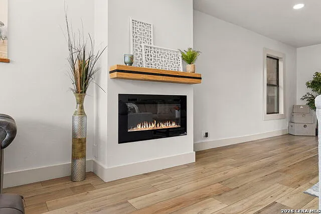 3 bed, 2.5 bath, 2075 sqft, $3,400 — Photo 4
