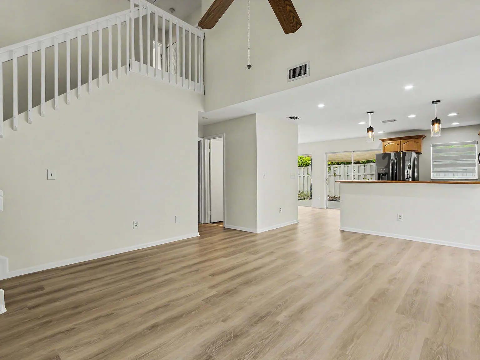 3 bed, 2.5 bath, 1494 sqft, $3,800 — Photo 3