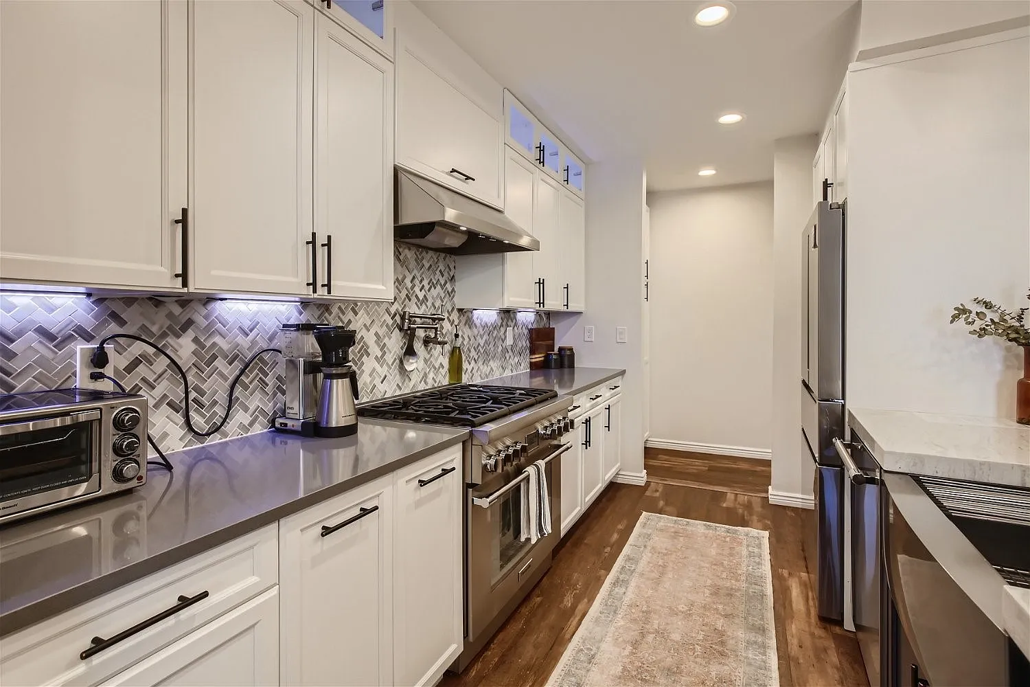 3 bed, 2.5 bath, 1386 sqft, $4,800 — Photo 3