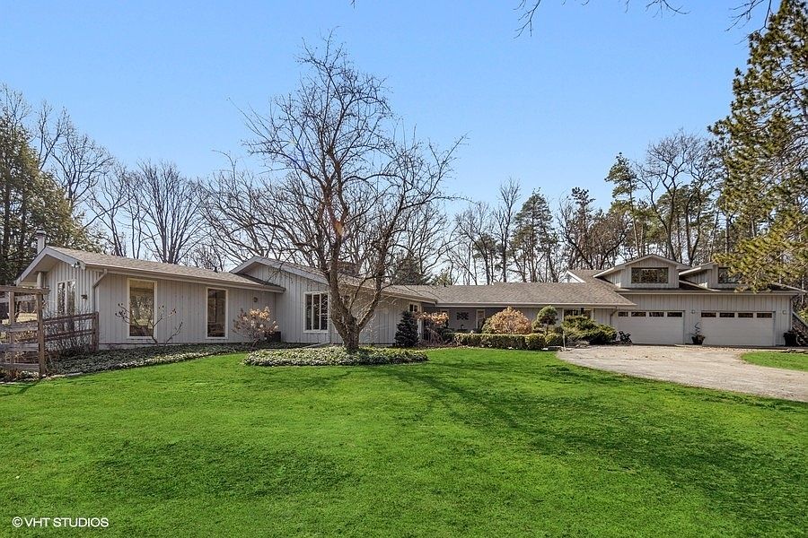 10439 Deerpath Rd, Woodstock, IL 60098 | Zillow