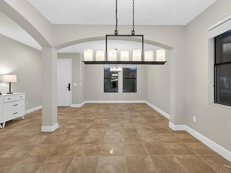 1389 Heritage Landings Dr — Photo 13