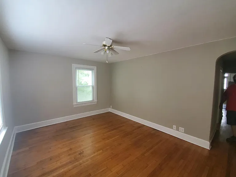 1-2105 Mount Vernon Ave #1 — Photo 13