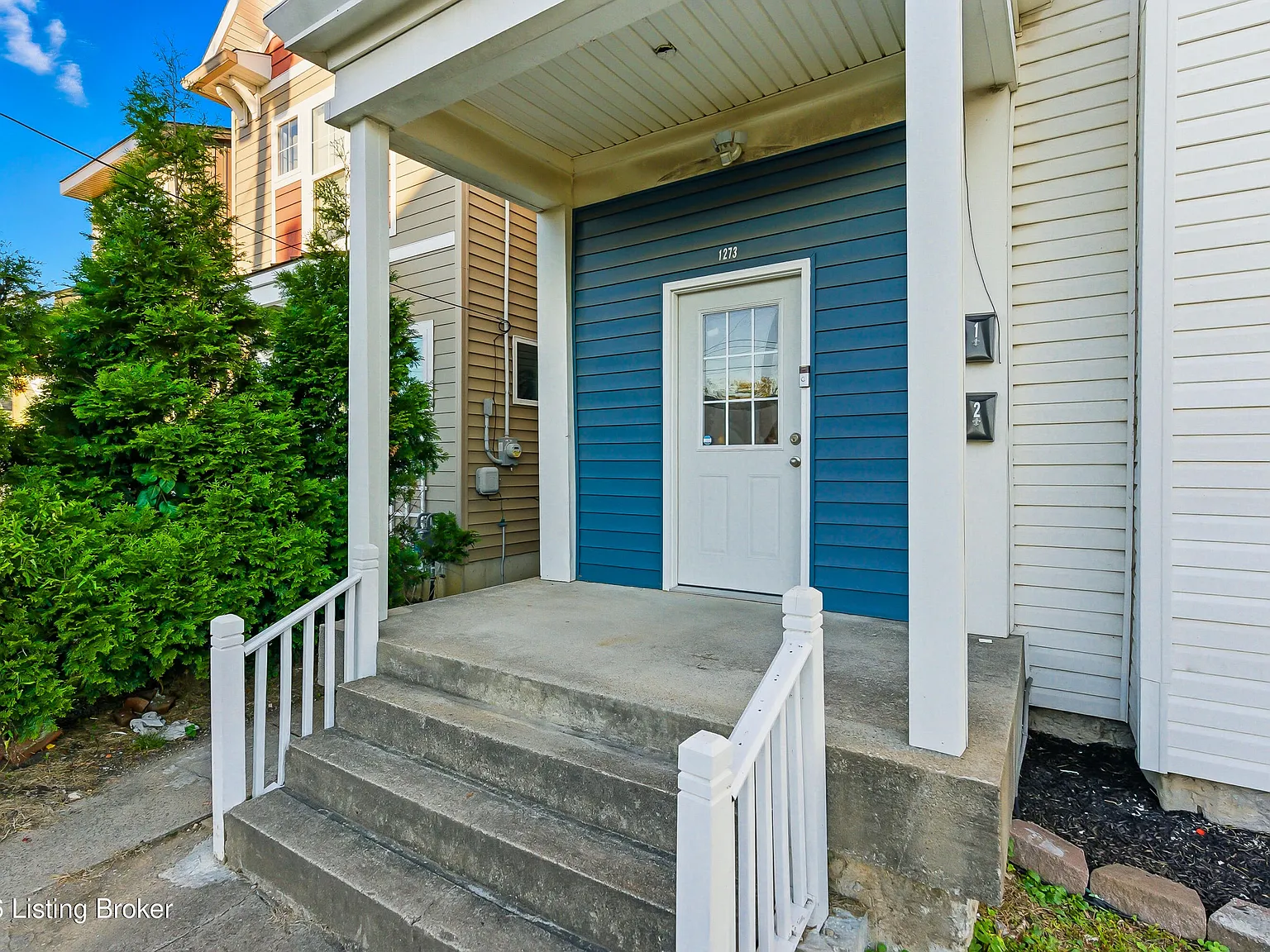 2 bed, 1.0 bath, 2510 sqft, $1,250 — Photo 2