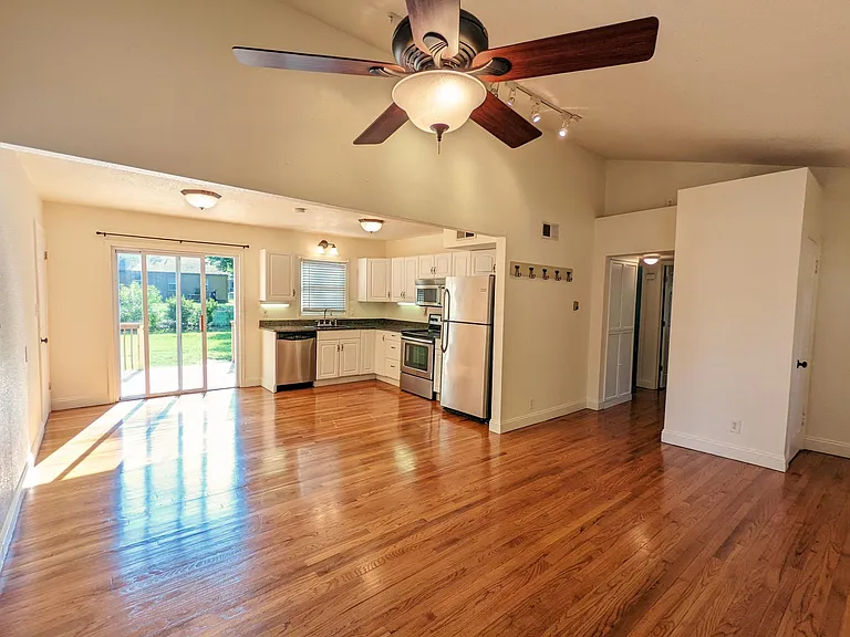 7223 Beverly St — Photo 25
