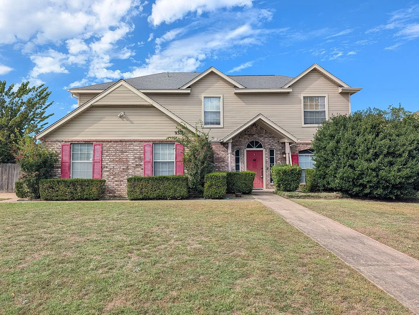 Spacious 4-Bedroom Home in Jenks Schools | Storm Shelter | Large Corner Lot! — Photo 1