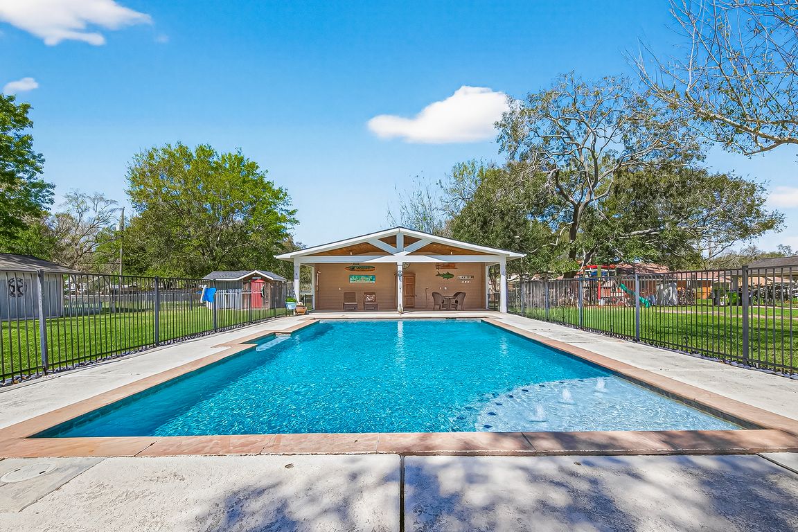 Gorgeous Pool and Covered Patio