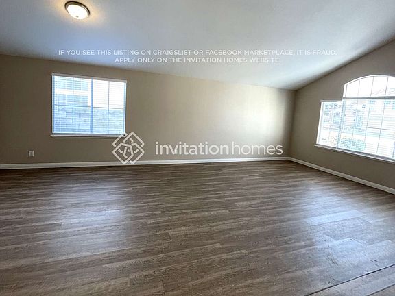 3rd image of 951 Cedarcliff Ave