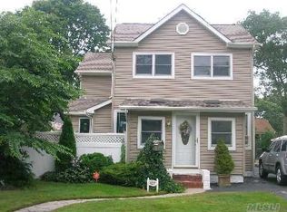 437 Myrtle Ave, West Islip, NY 11795