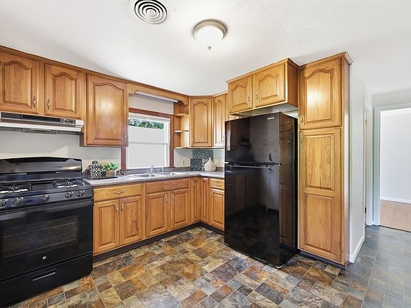 5th image of 60 Keddy St