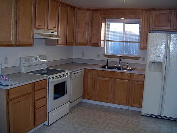 3rd image of 9027 S Fawcett Ave