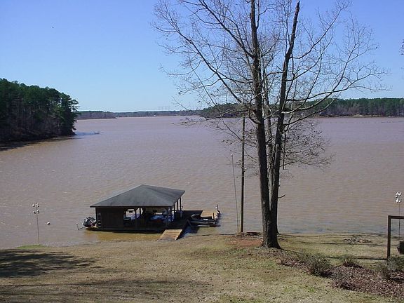 5th image of 28 Sweetgum Ln