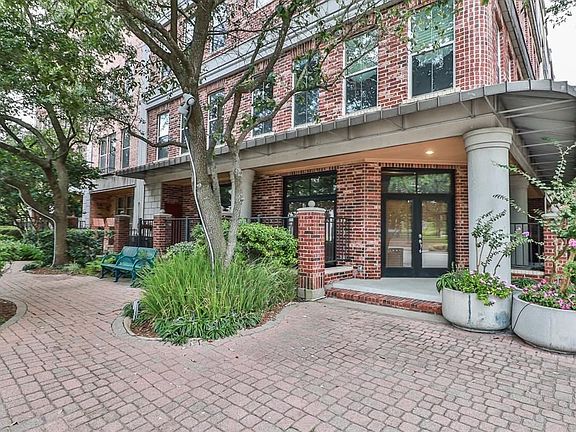 2nd image of 3208 Jackson St #1