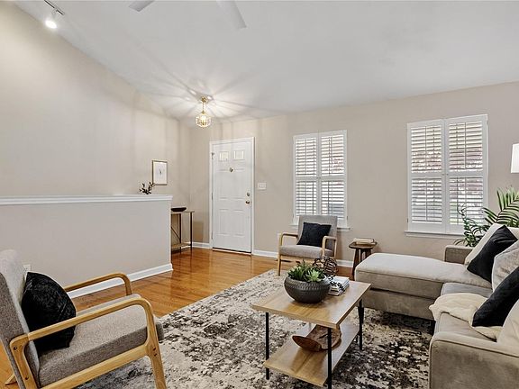 4th image of 3886 Oaklin Dr