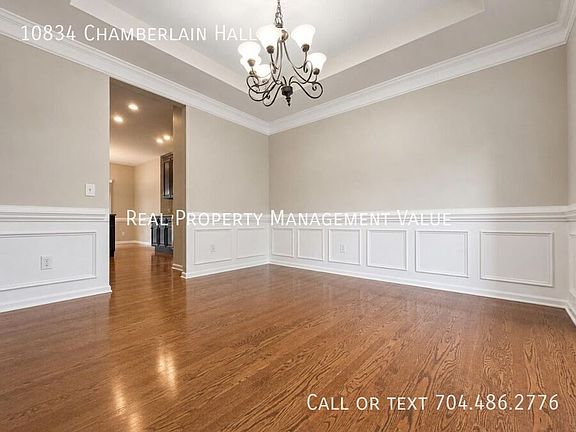 4th image of 10834 Chamberlain Hall Ct