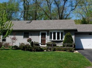 1620 Marguerite St, Crystal Lake, IL 60014
