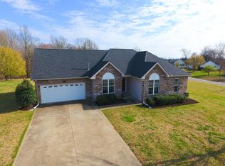 300 Fay Ct E, Pleasant View, TN 37146