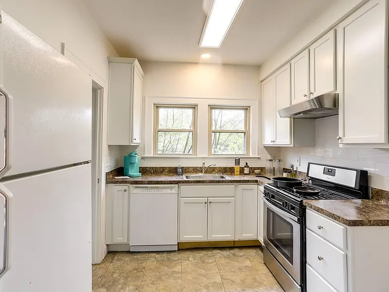 2582 Colchester Rd — Photo 14