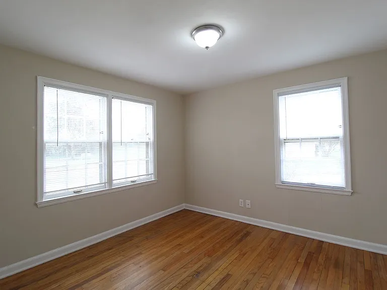 502 E Glendale St — Photo 6