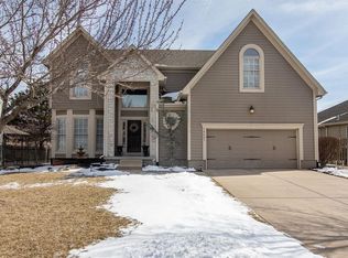 14607 S Blackfeather St, Olathe, KS 66062