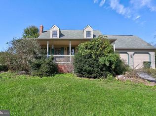 1352 Bair Rd, Bainbridge, PA 17502
