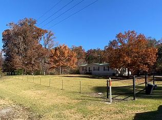 976 Fm 31 N, De Berry, TX 75639