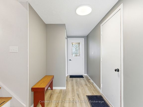 4th image of 516 Maitland Cres