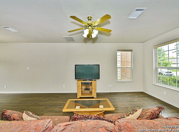 3rd image of 13834 Chevy Oak