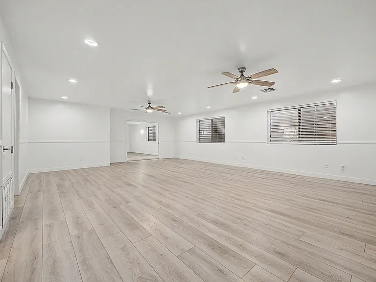 3533 E Joseph Way — Photo 34